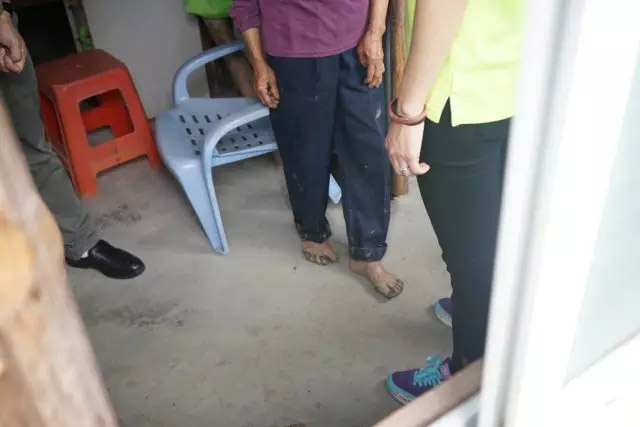 廣東博皓銳鷹隊(duì)到欖核鎮(zhèn)平穩(wěn)村探訪困難家庭-8