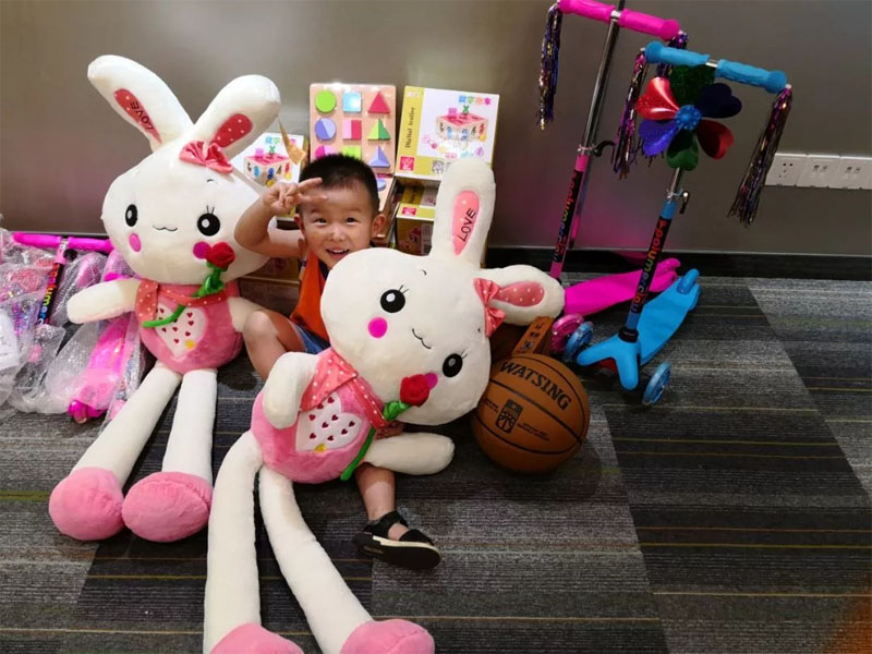 兒童節(jié)到了，廣東博皓公司給博二代們發(fā)禮物啦