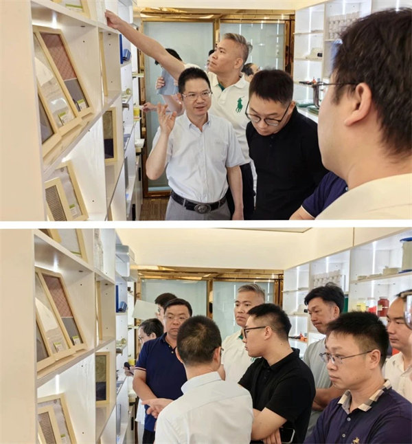 參會(huì)人員參觀(guān)了博皓的產(chǎn)品展覽室