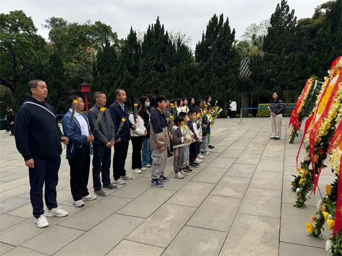 緬懷英烈志，傳承民族魂—黃花崗七十二烈士陵園祭奠活動   -3